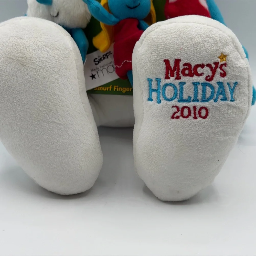 The Smurfs With Finger Pals Holiday Smurf Plush with Santa Hat 2010
